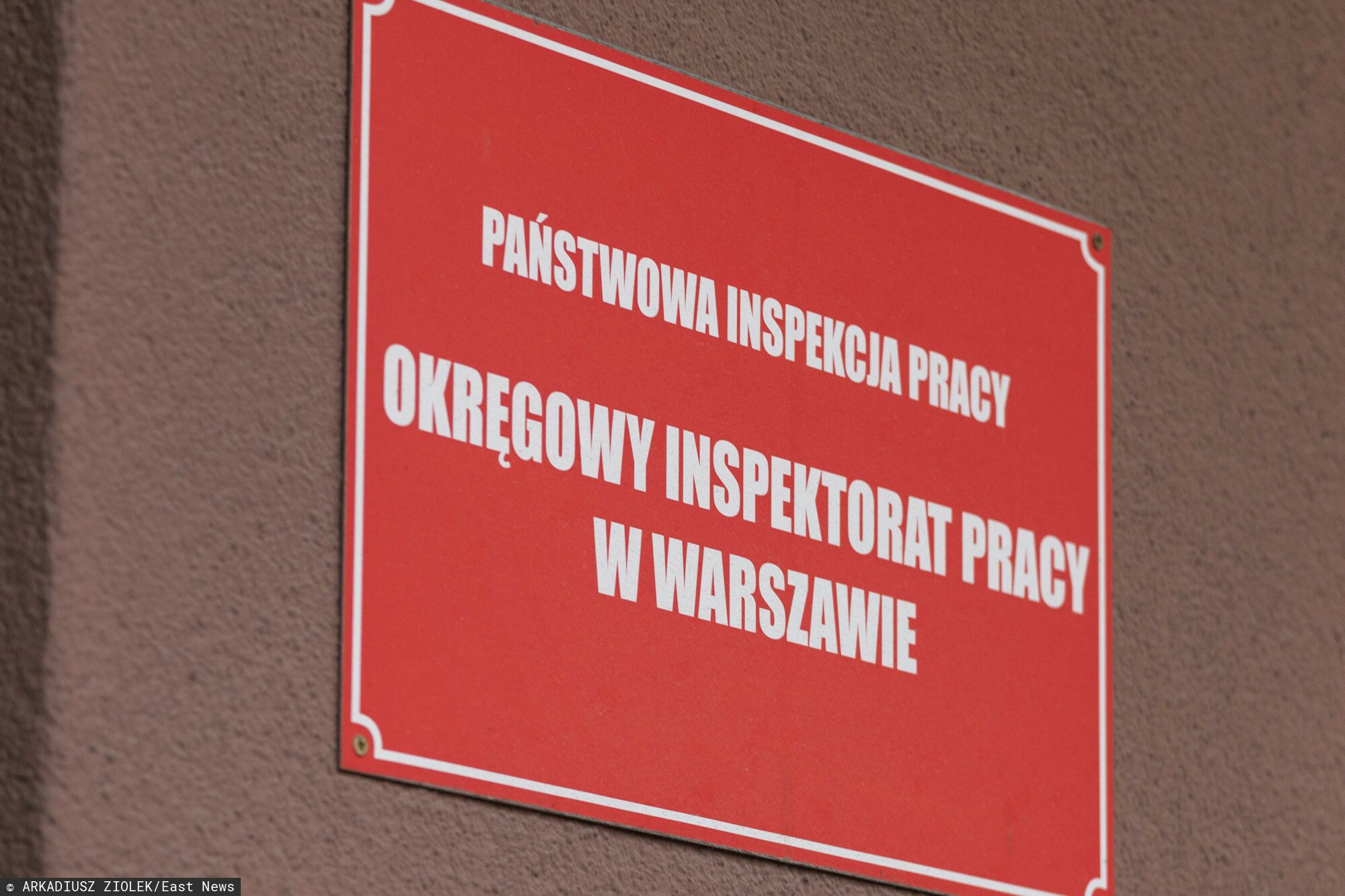 Umowa zlecenie wydłuży staż pracy? Nie w tym przypadku, PIP stawia sprawę jasno