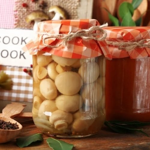 Zbierz i włóż do słoików. Marynowane są lepsze, niż podgrzybki