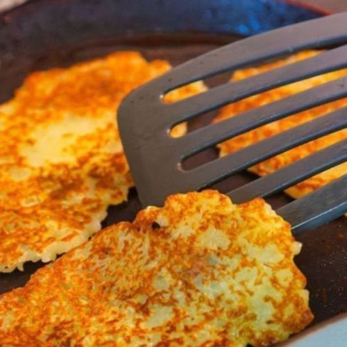 Z młodych ziemniaków robię szybki i tani obiad. Moja rodzina go uwielbia