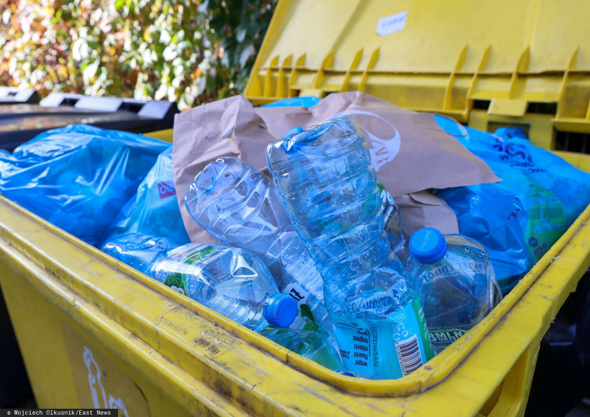 Problemy z systemem kaucyjnym. Przychodzą z pełnymi workami, klienci odchodzą z kwitkiem