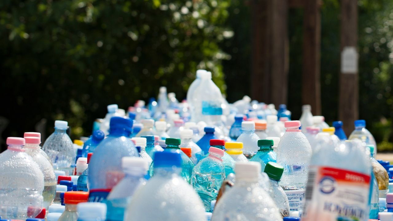 plastikowe butelki.jpg