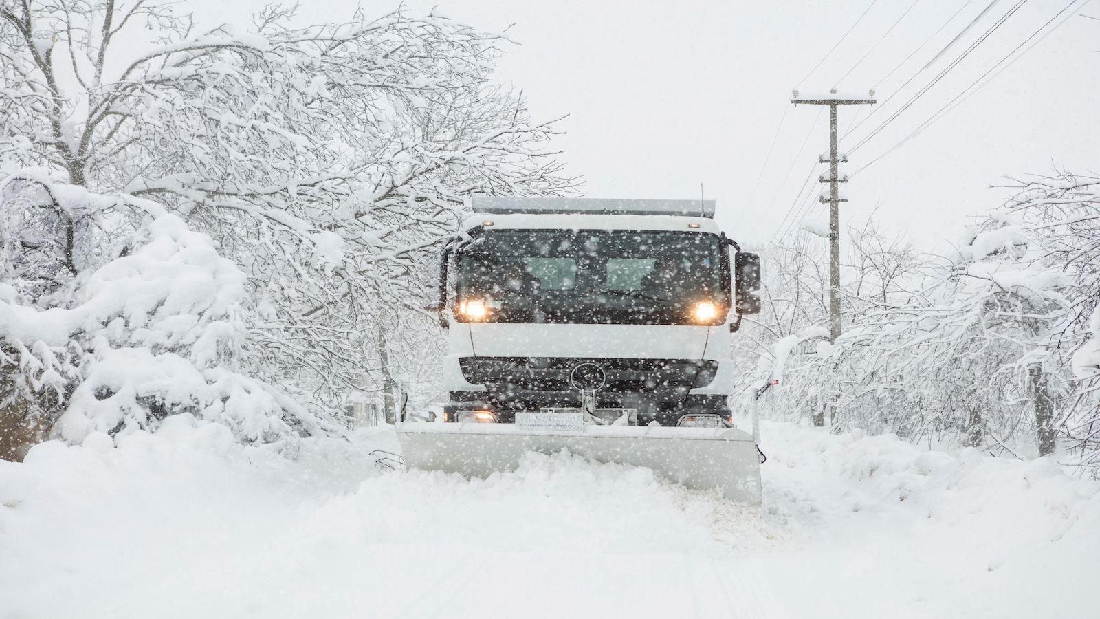 Zimowy paraliż na Warmii i Mazurach. Sceny jak z filmu katastroficznego