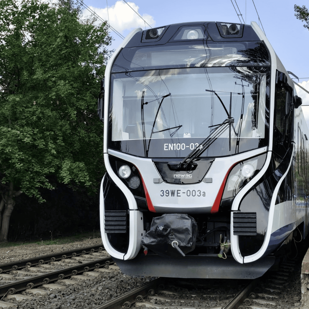Pociąg WKD zatrzymany pod Warszawą. Nie żyje 81-letni pasażer