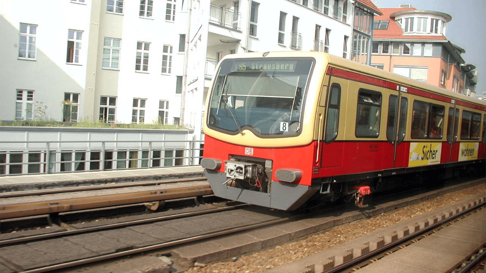 Policja ostrzega. Będą wzmożone patrole i kontrole na dworcach i torowiskach