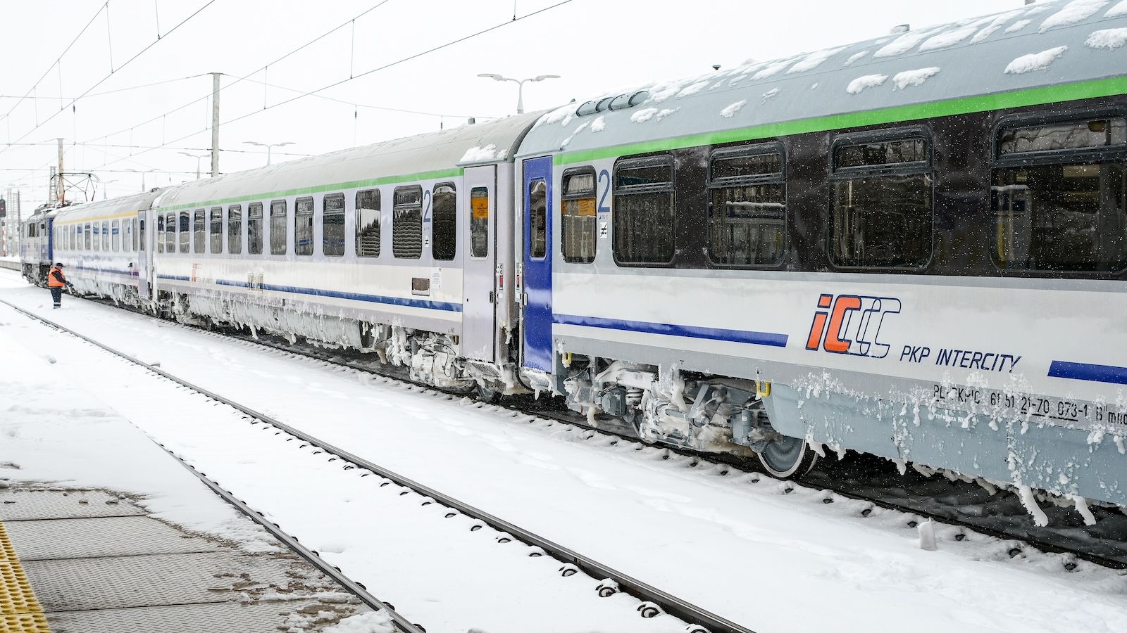 Zimowy paraliż na Warmii i Mazurach. Sceny jak z filmu katastroficznego