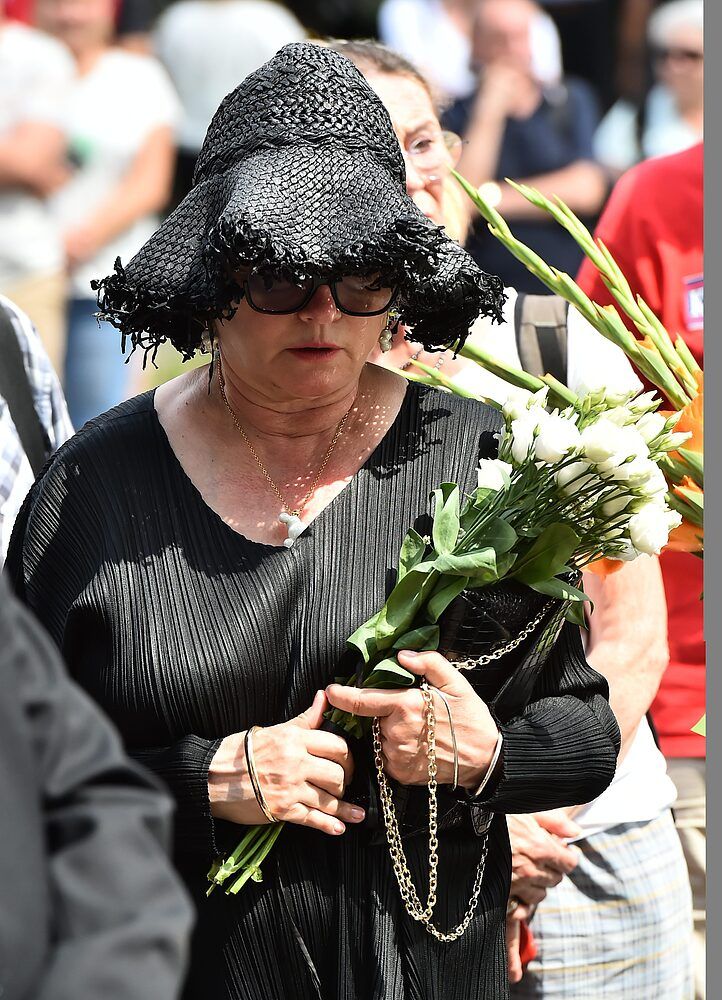 pogrzeb Jerzego Stuhra, Katarzyna Figura, zdjęcia, aktorka się załamała