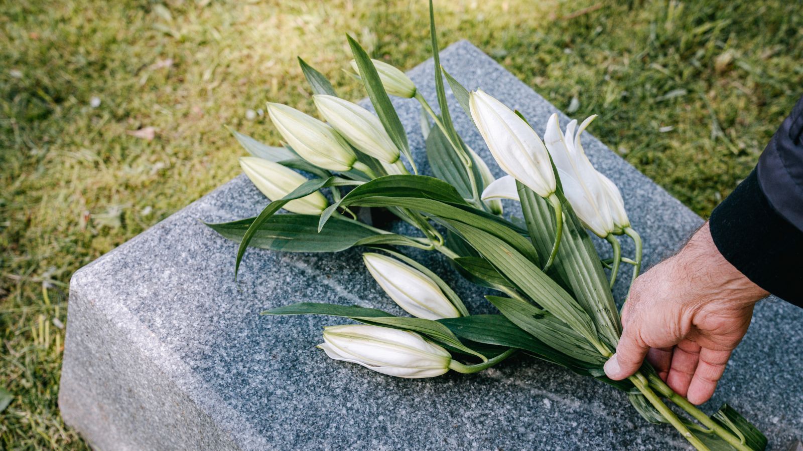 Ksiądz wprowadził nową opłatę na cmentarzach. Wierni oburzeni