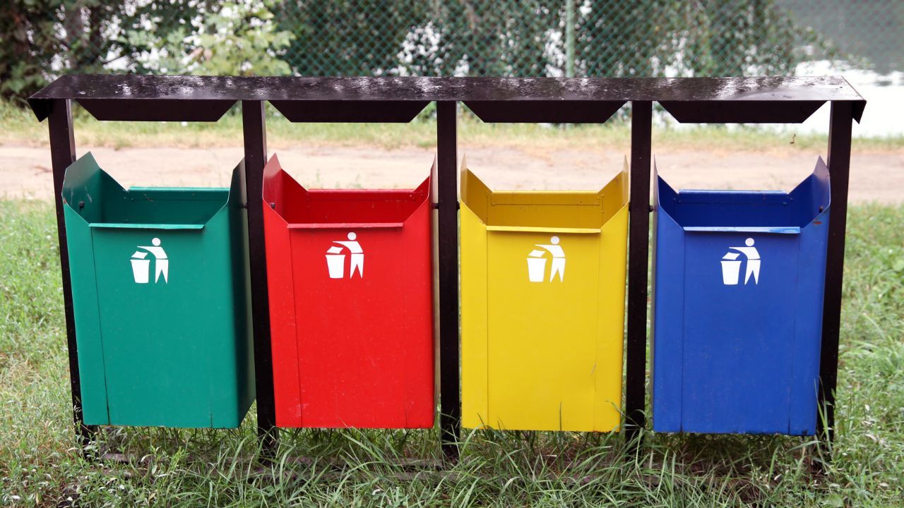 Surowe kary za pomyłkę w segregacji śmieci. Tego nigdy nie wyrzucaj do żółtego kosza