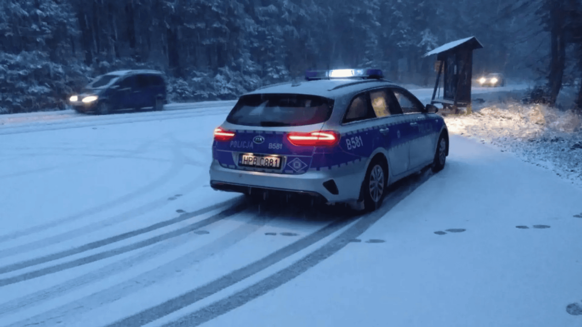 Kierowco, lepiej nie popełniaj tego błędu zimą. 3000 zł mandatu to dopiero początek kłopotów