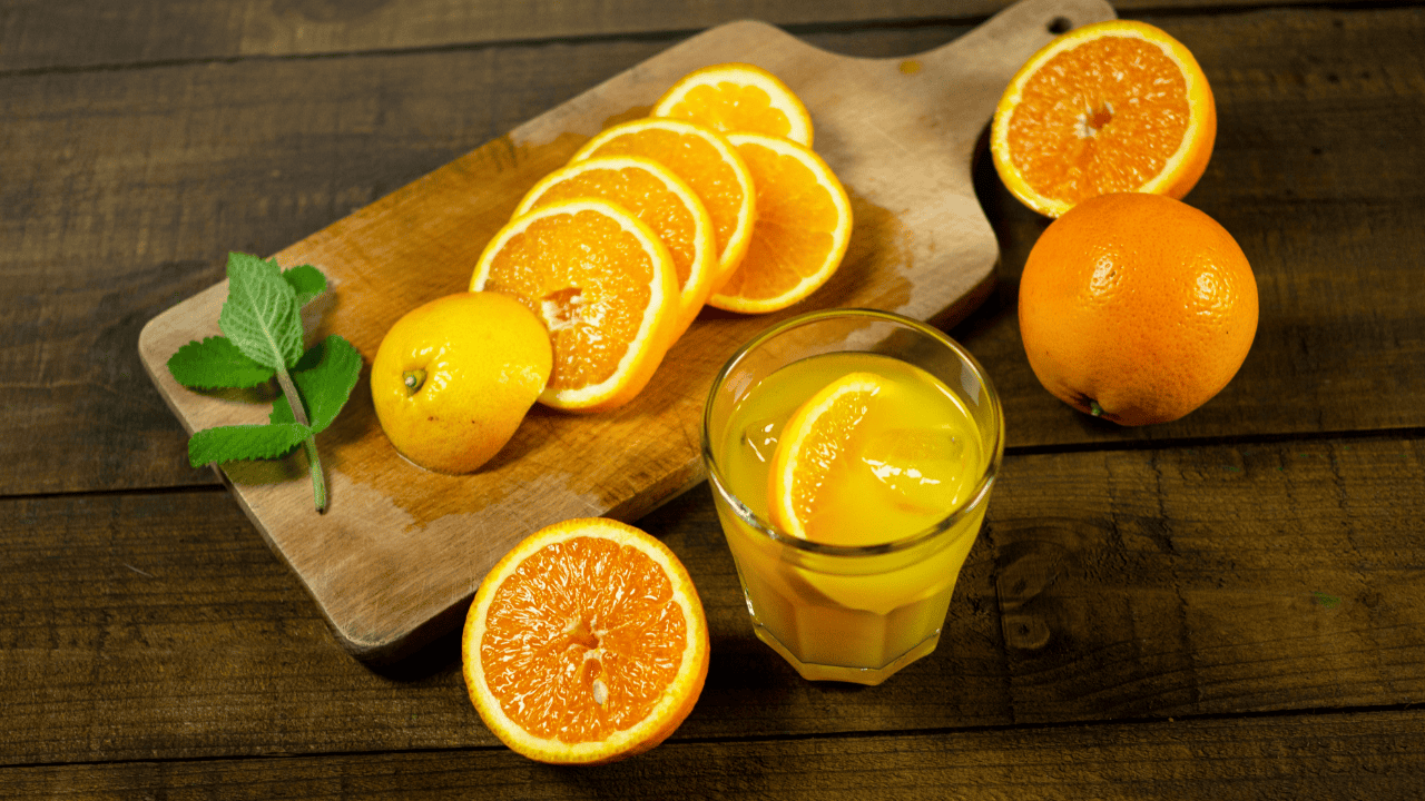 Dietetyk radzi: szklanka soku pomarańczowego do śniadania. Sprawdź, kiedy lepiej odpuścić