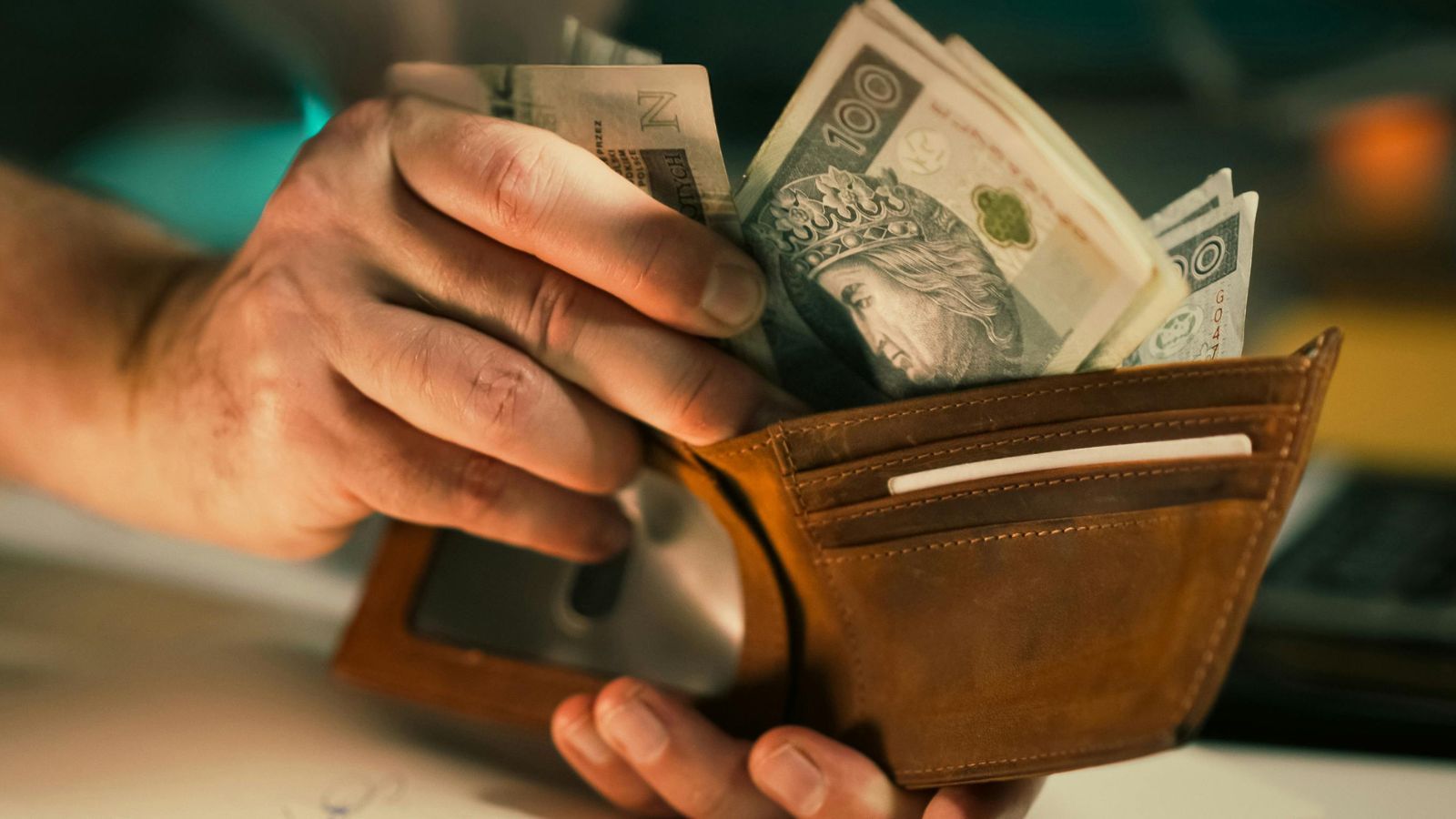 Urodzeni po 1948 roku mogą przejść na emeryturę wcześniej. ZUS podał warunki