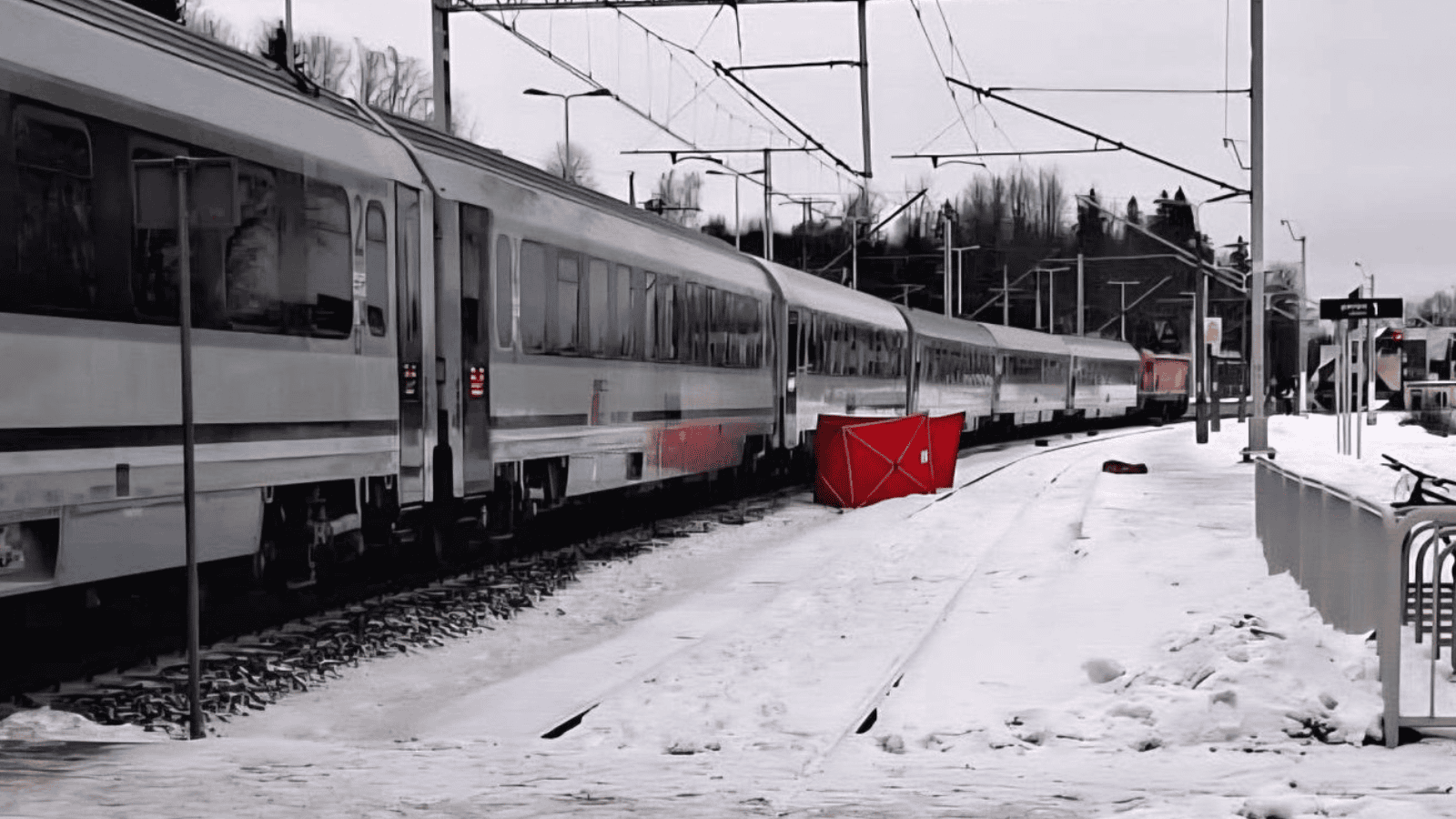 Gigantyczne utrudnienia na kolei. Śmiertelne potrącenie