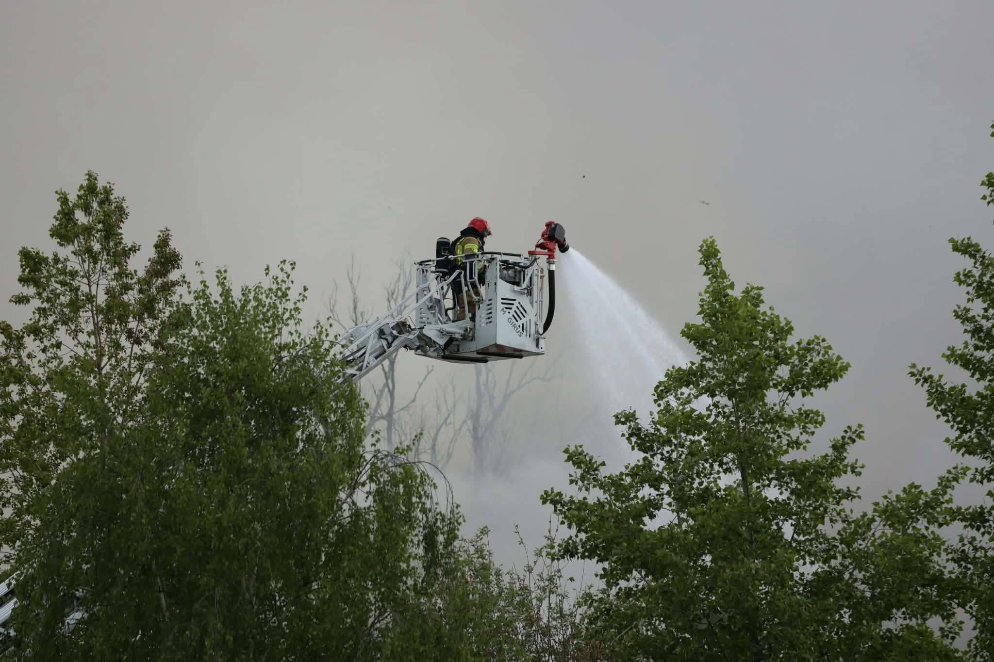 Ogromny pożar pod Wrocławiem. Gęsty dym było widać z wielu kilometrów