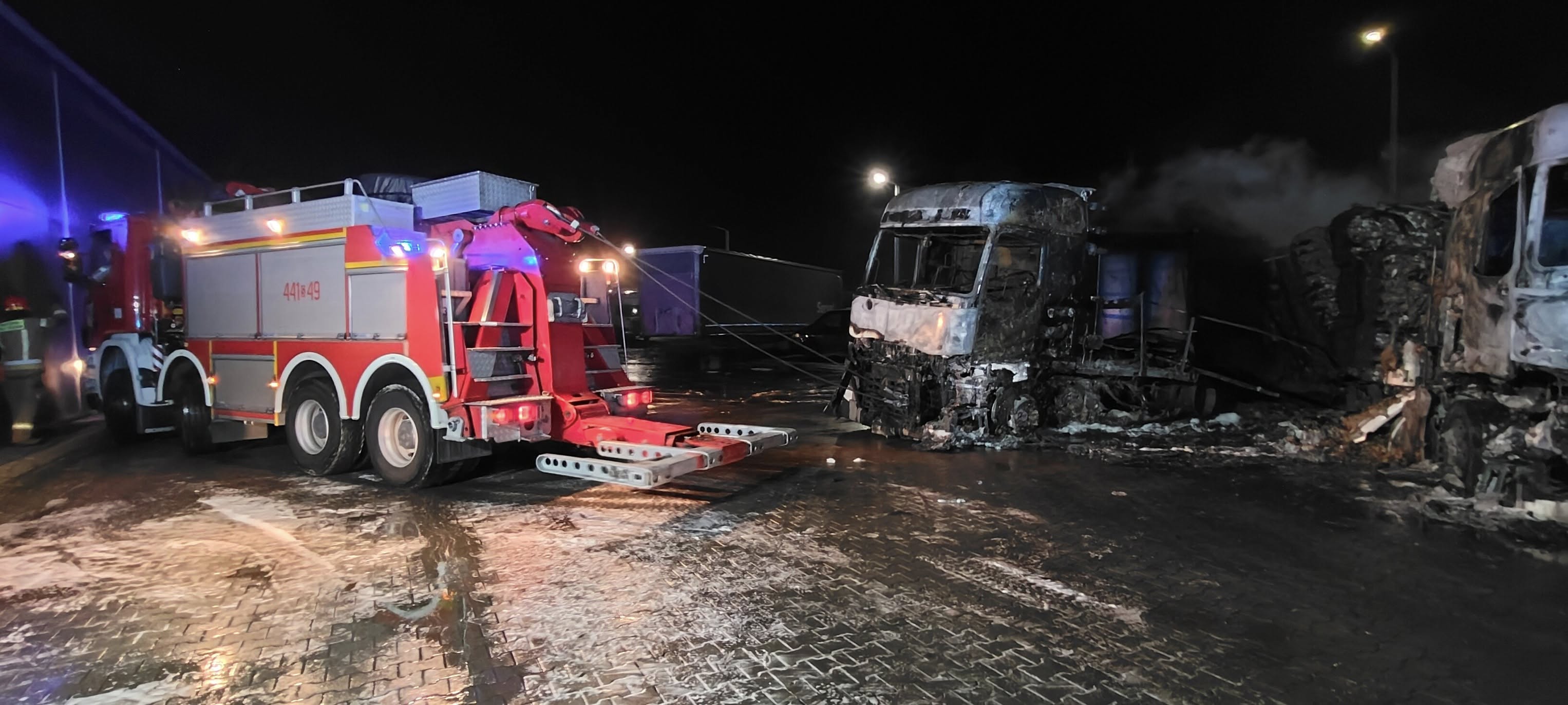 Pożar w polskiej miejscowości. 15 samochodów gaśniczych i 49 strażaków w akcji