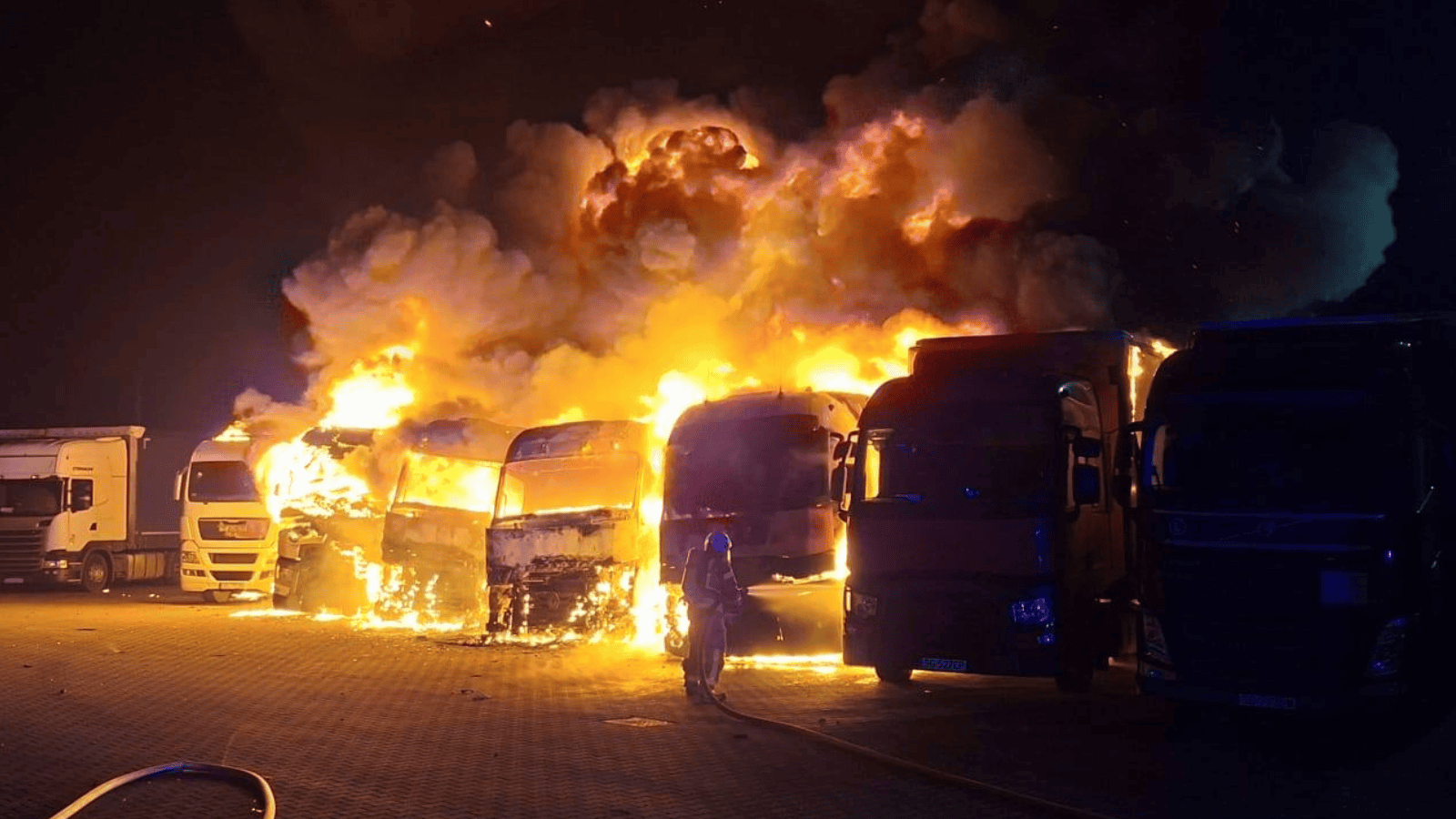Pożar w polskiej miejscowości. 15 samochodów gaśniczych i 49 strażaków w akcji