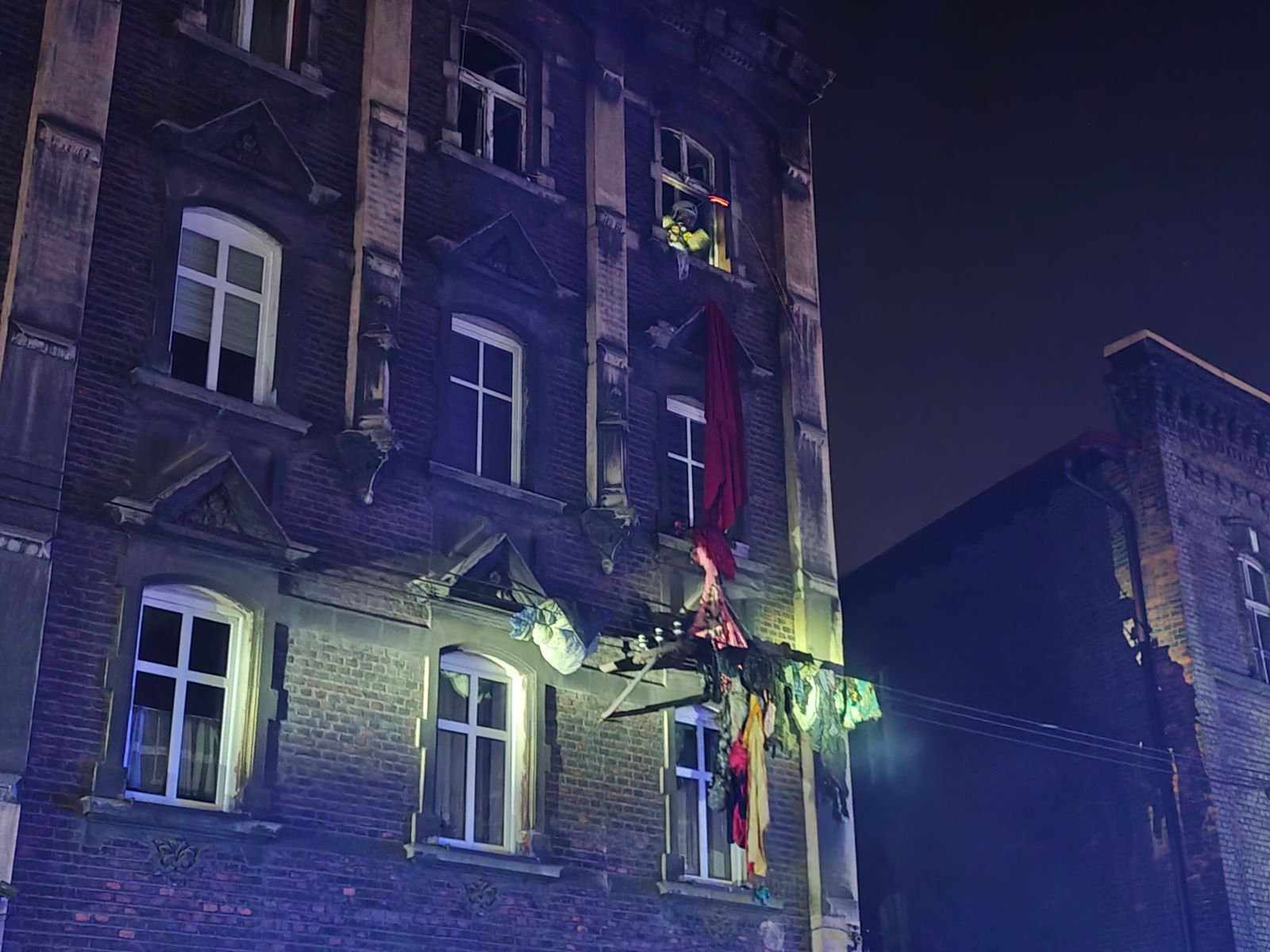 Pożar kamienicy w Bytomiu. Jest stanowisko straży pożarnej