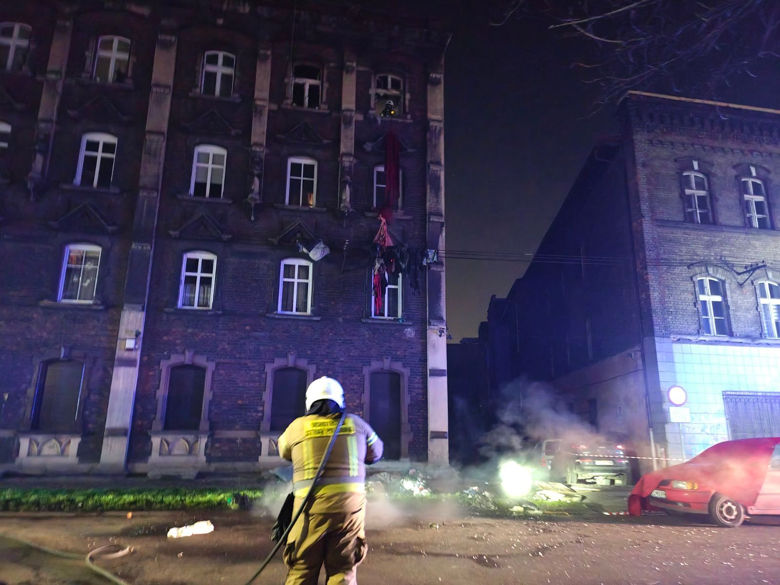 Pożar kamienicy w Bytomiu. Jest stanowisko straży pożarnej