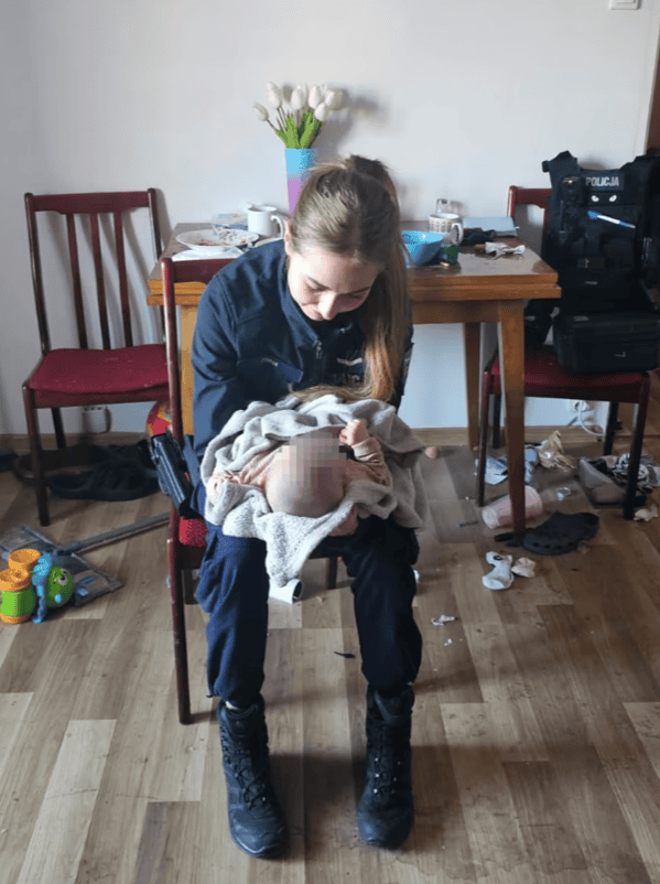 Policja znalazła pijącą matkę z dwiema małymi dziećmi. Dantejskie sceny w Poznaniu