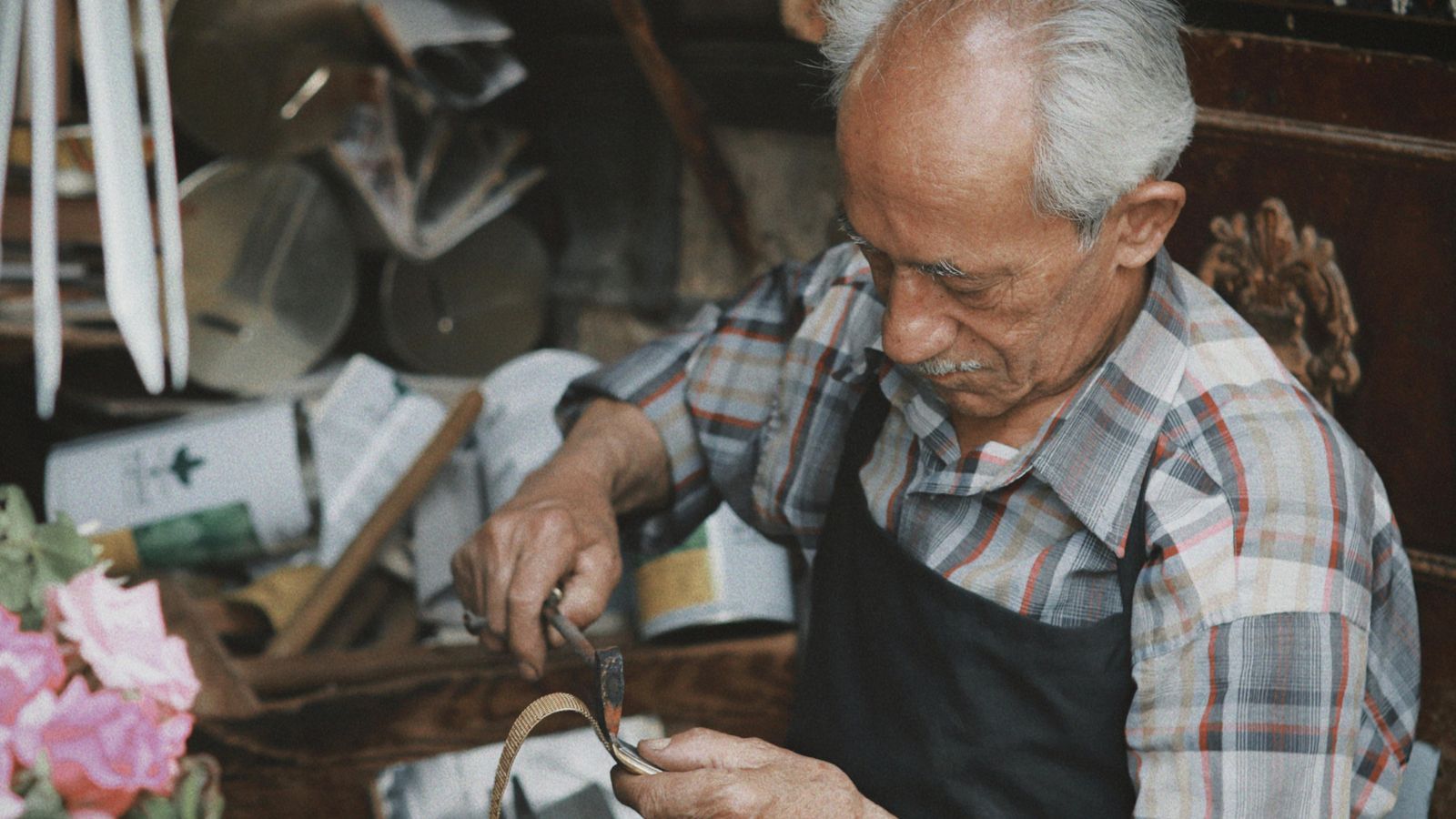 Przeszedł na emeryturę, mając 86 lat i nigdy nie brał L4. Przelew co miesiąc zwala z nóg