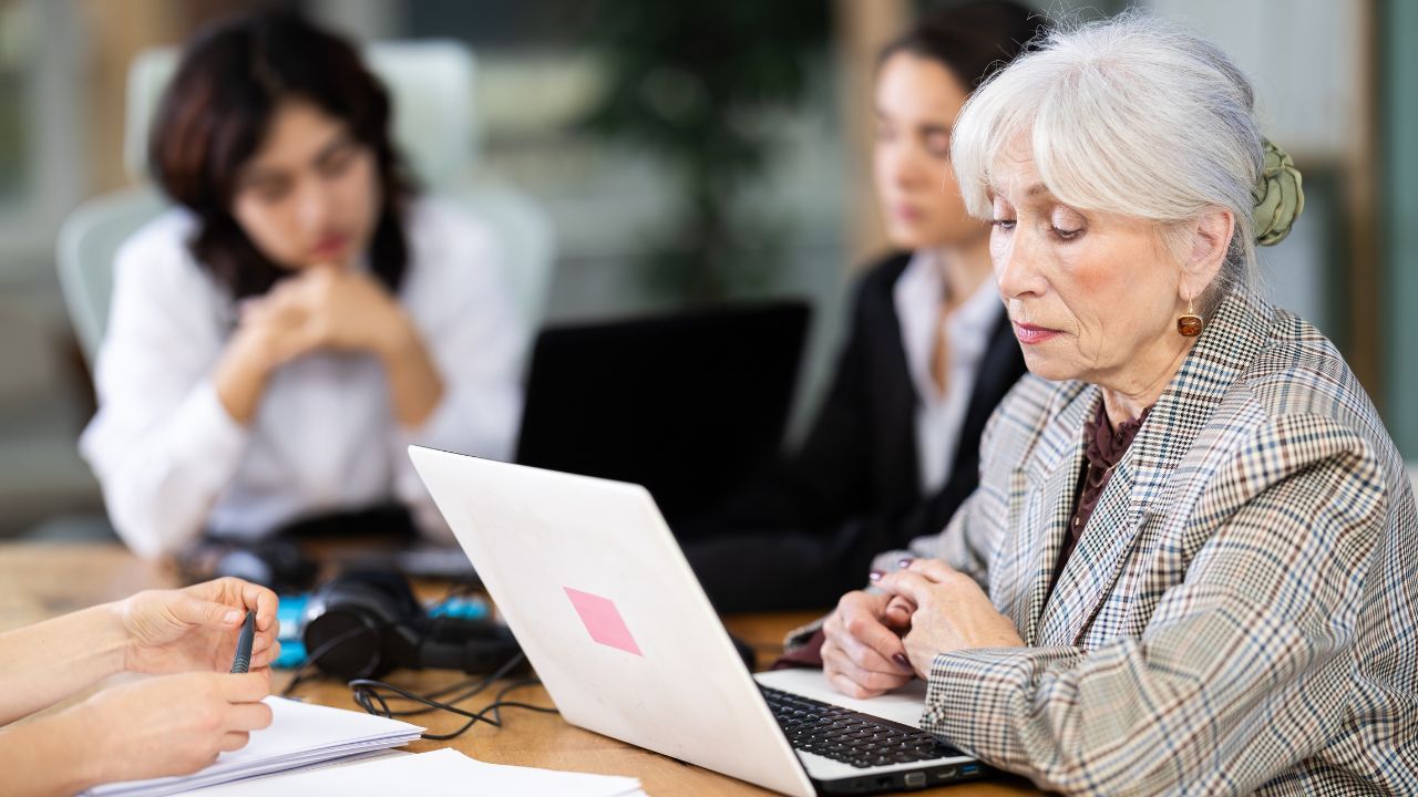 ZUS może zabrać nawet ponad 900 zł. Złe wieści dla tej grupy seniorów