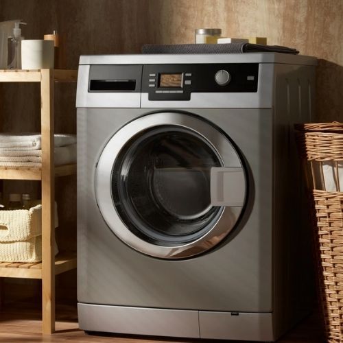 Jak bezpiecznie prać kurtkę puchową w pralce? Wystarczy prosty trik