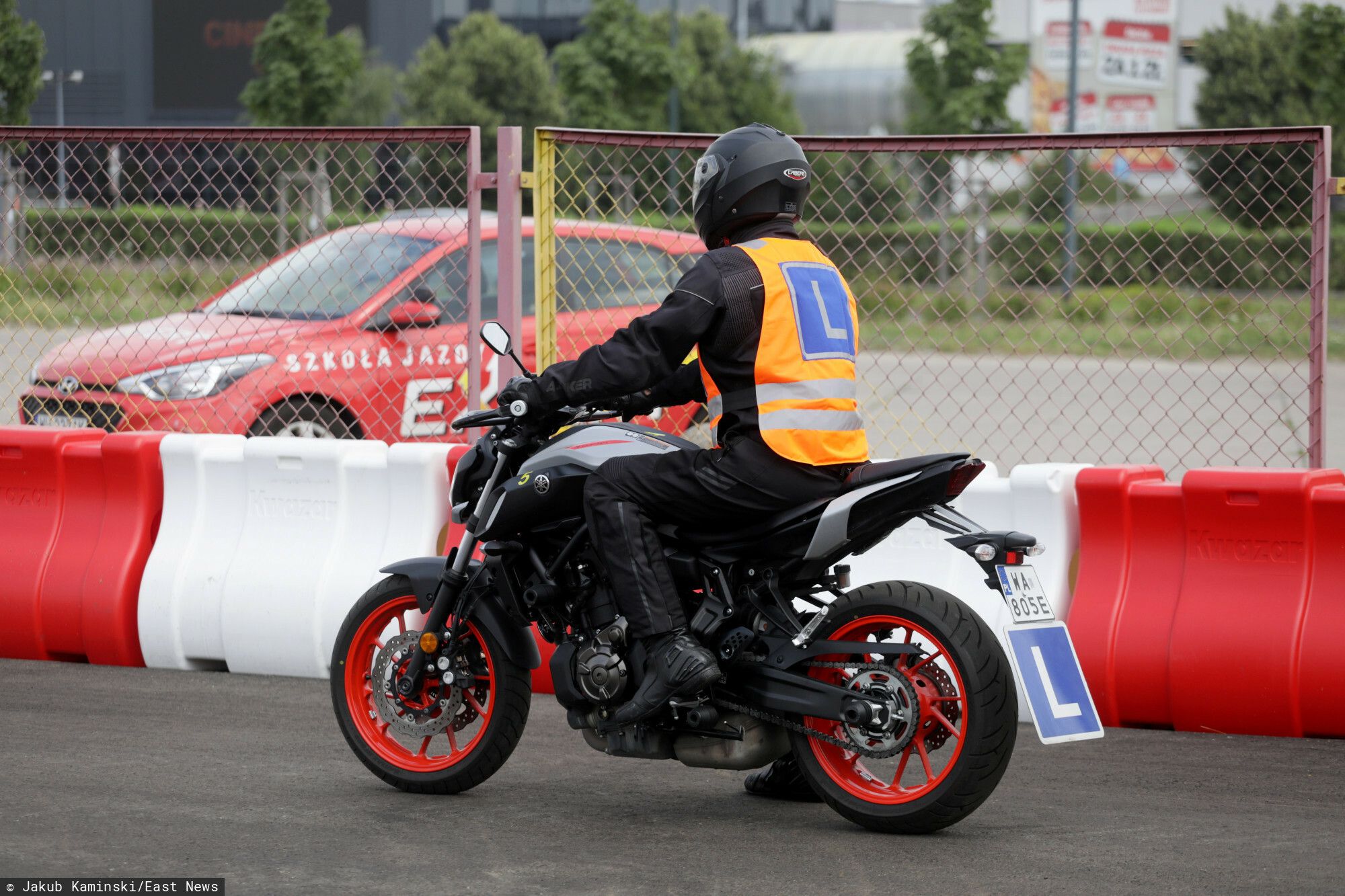 Prawo jazdy 2026 - nowe zasady już działają. Młodzi kierowcy korzystają jako pierwsi