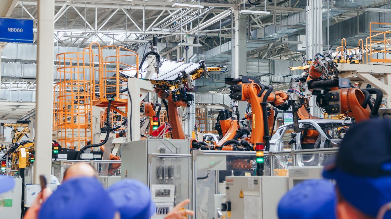 Wzbiera fala zwolnień w Krakowie. Znana firma tnie etaty drugi raz w roku