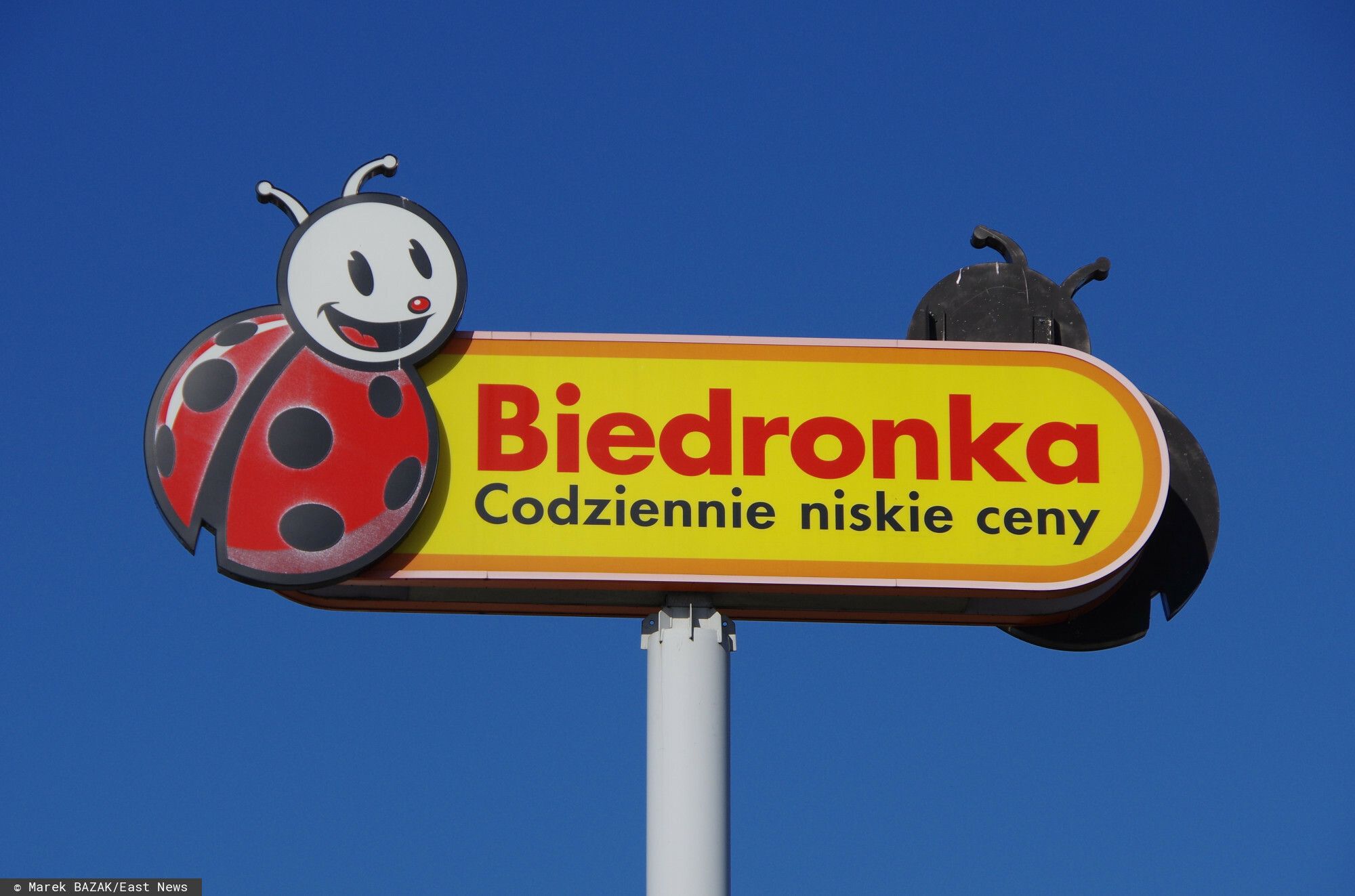 Taka promocja w Biedronce to dziś rzadkość. Klienci już sprawdzają półki z kawą, rabaty do 75%