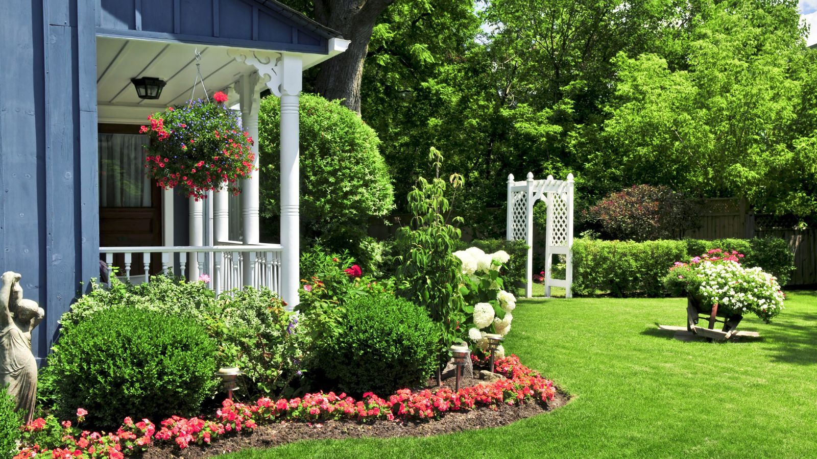 Lista roślin zakazanych w Polsce. Jeśli sąsiad doniesie, zapłacisz nawet milion złotch kary