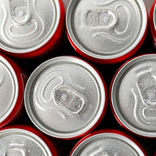 Coca-Cola wprowadzała w błąd, jest decyzja Komisji Europejskiej. Gigant robi pilne zmiany