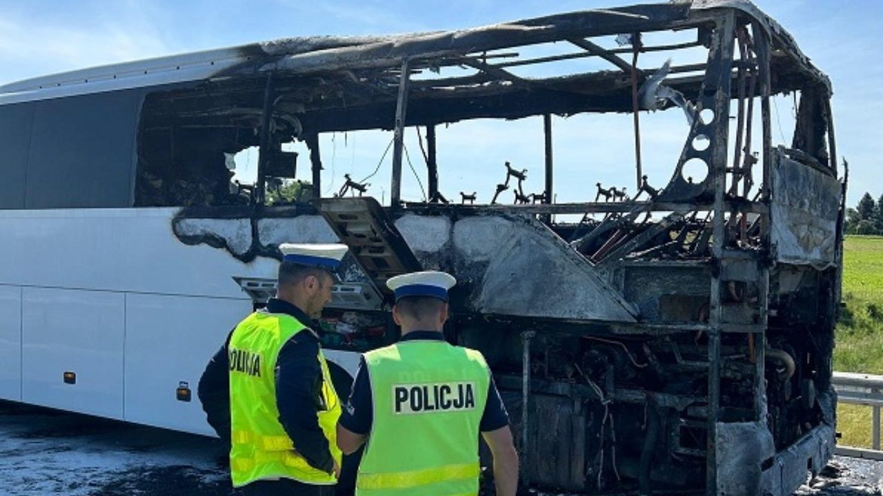 spalony autobus