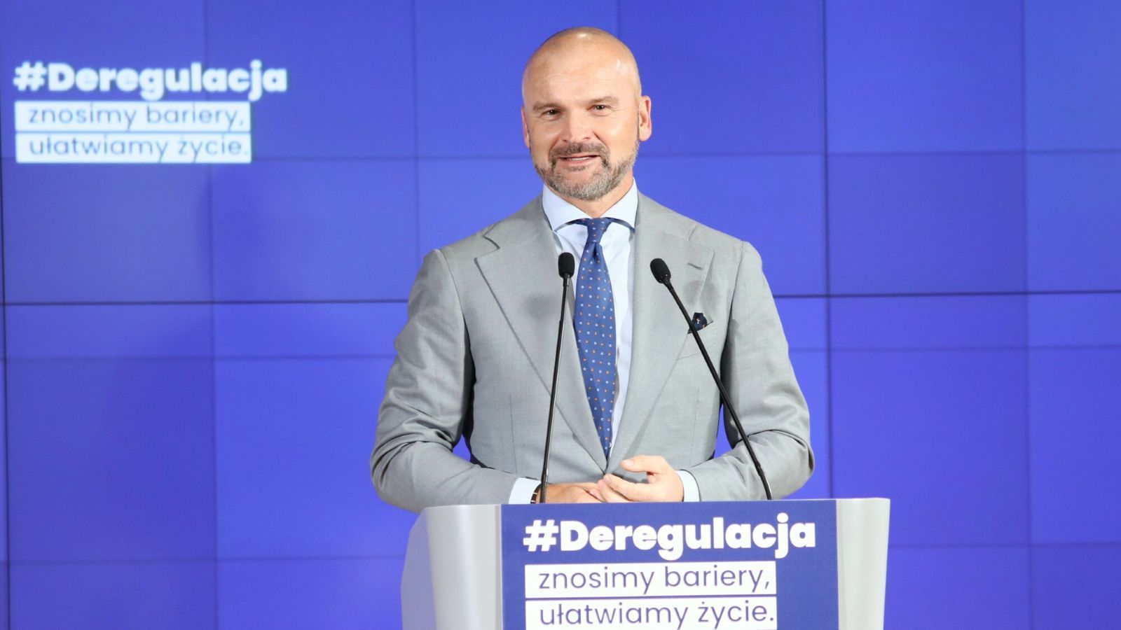 Szykują się zmiany w 800+. To wpływ polskiego miliardera