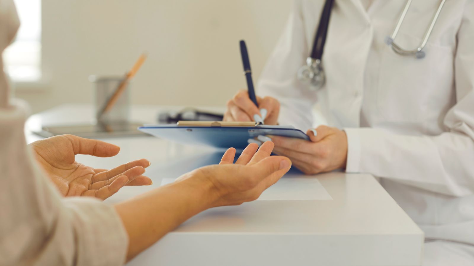 Koniec pobłażania dla pseudomedycyny. Za oszukiwanie pacjentów nawet milion złotych kary