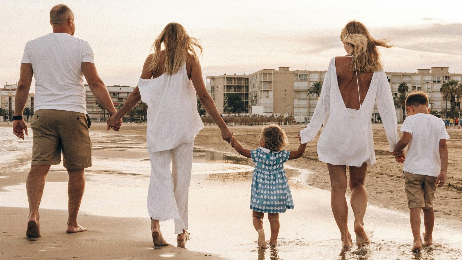 Nowe przywileje z Kartą Dużej Rodziny. Tym osobom ma przysługiwać bez względu na liczbę dzieci