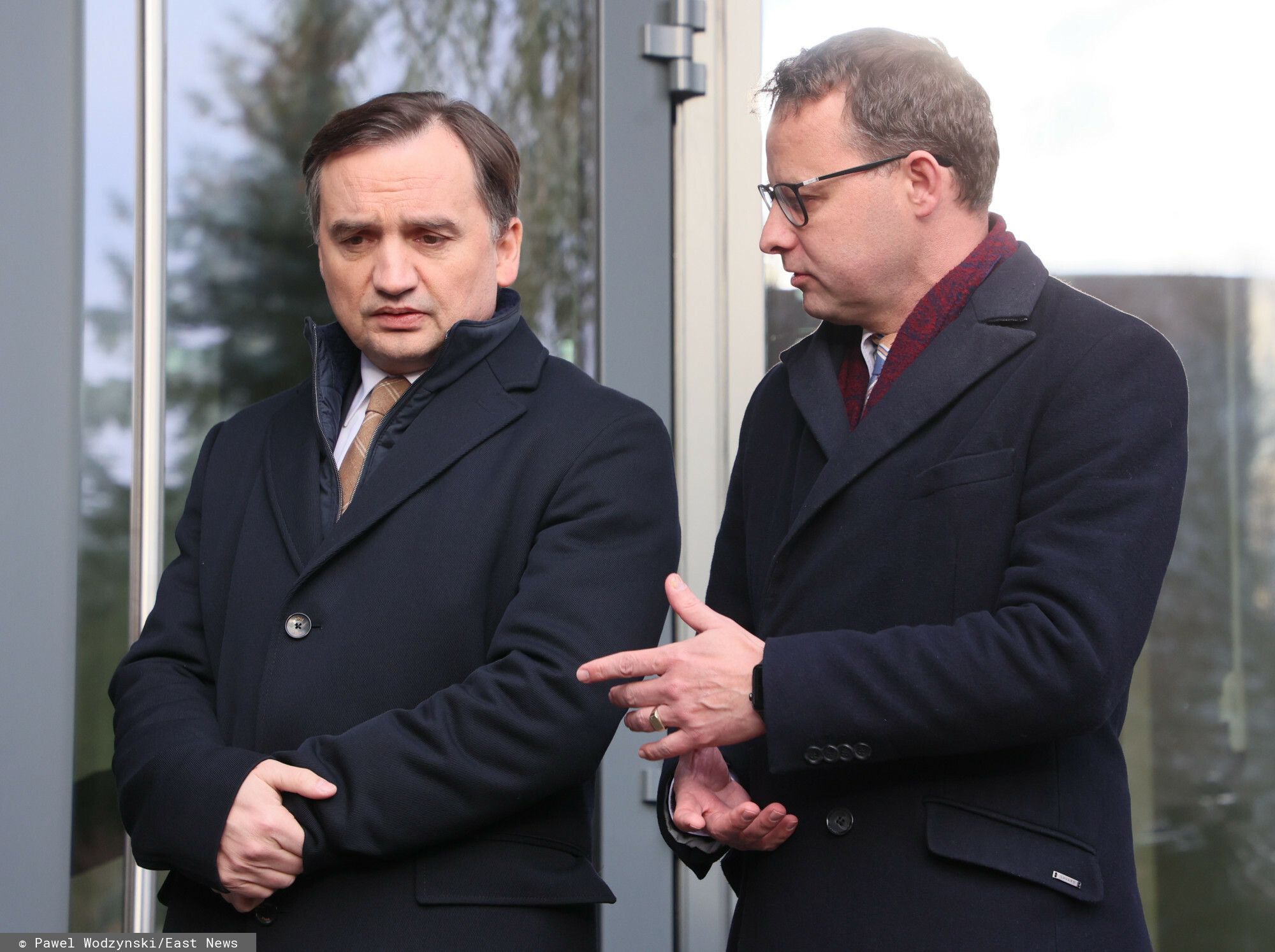 Romanowski i Ziobro nadal ścigani. Ile kosztuje podatnika poseł, którego nie ma w Sejmie?