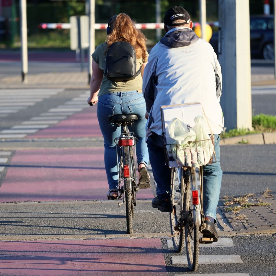 Nawet 5 tys. zł kary za jazdę w tym miejscu. Rowerzyści i użytkownicy hulajnóg muszą uważać