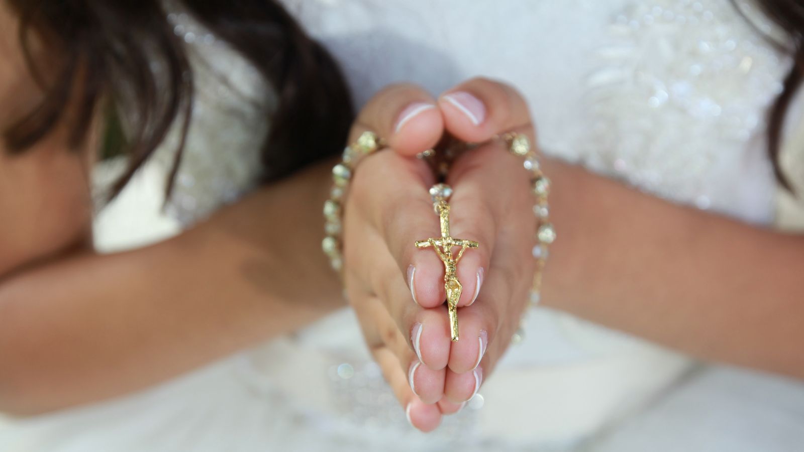 To nie żart. Niemcy ujawnili, ile dają na komunię. Polakom aż zrzedną miny