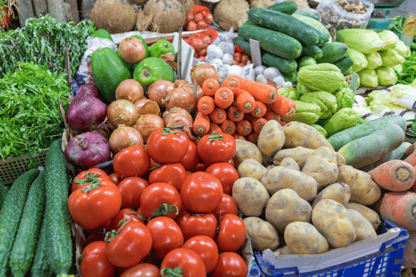 rynek z warzywami.png