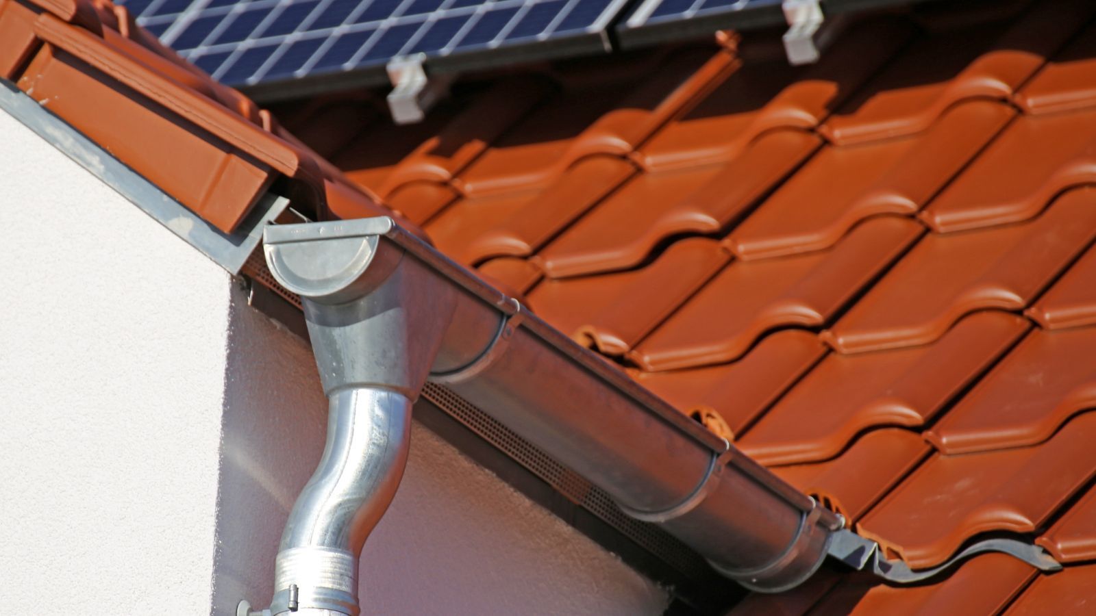 Rusza akcja „pieniądze za deszczówkę”, do wzięcia tysiące. Ci Polacy mogą składać wnioski