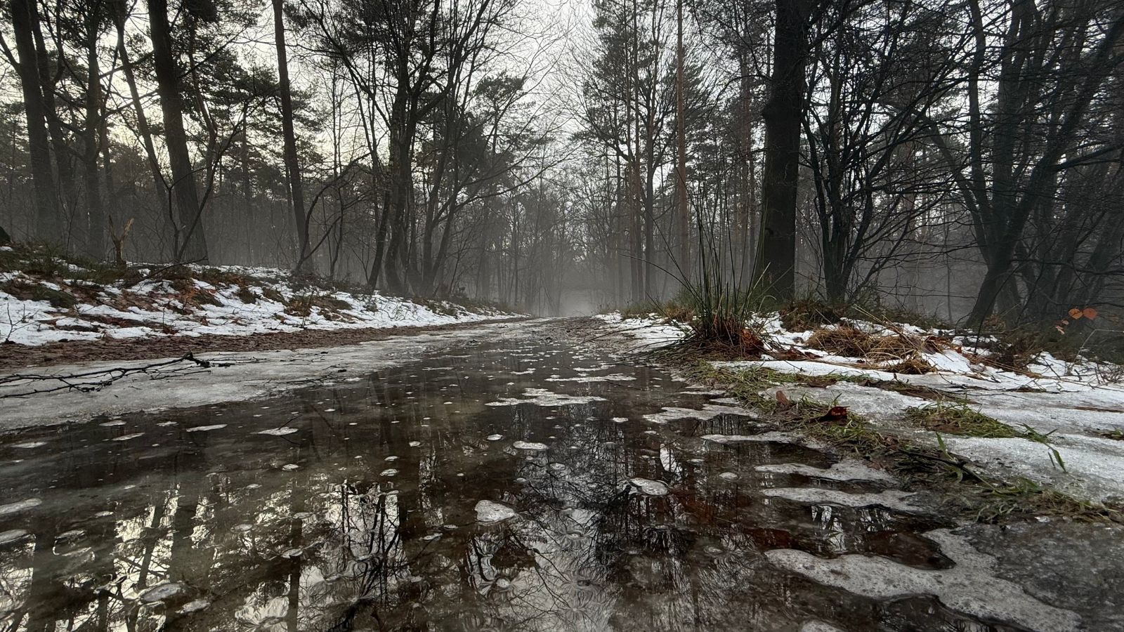 IMGW przedłuża alerty I, II i III stopnia w tych regionach. Strażacy w gotowości do pilnej interwencji