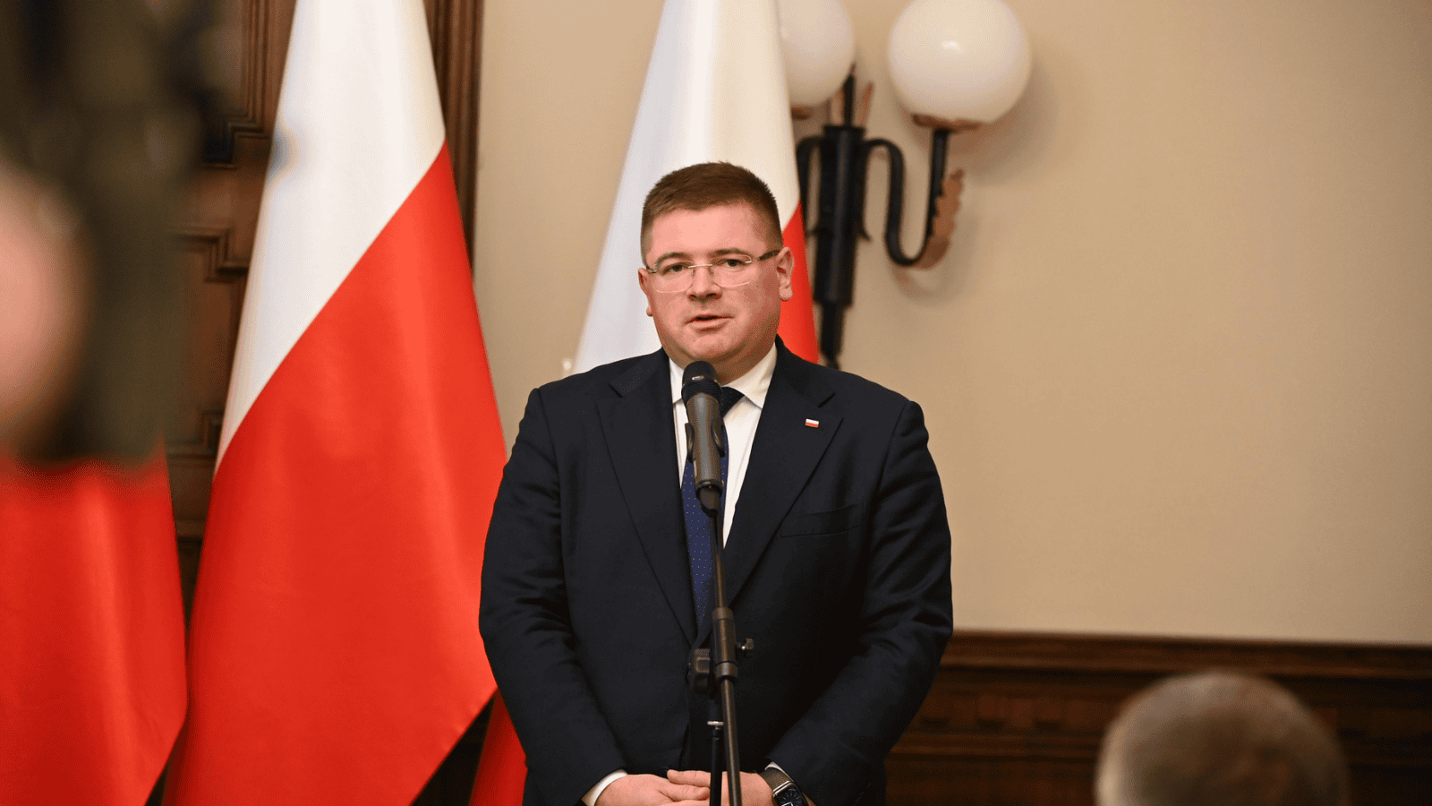 Poseł Rzymkowski pożalił się na swoje zarobki. Mówi o "finansowej degradacji"