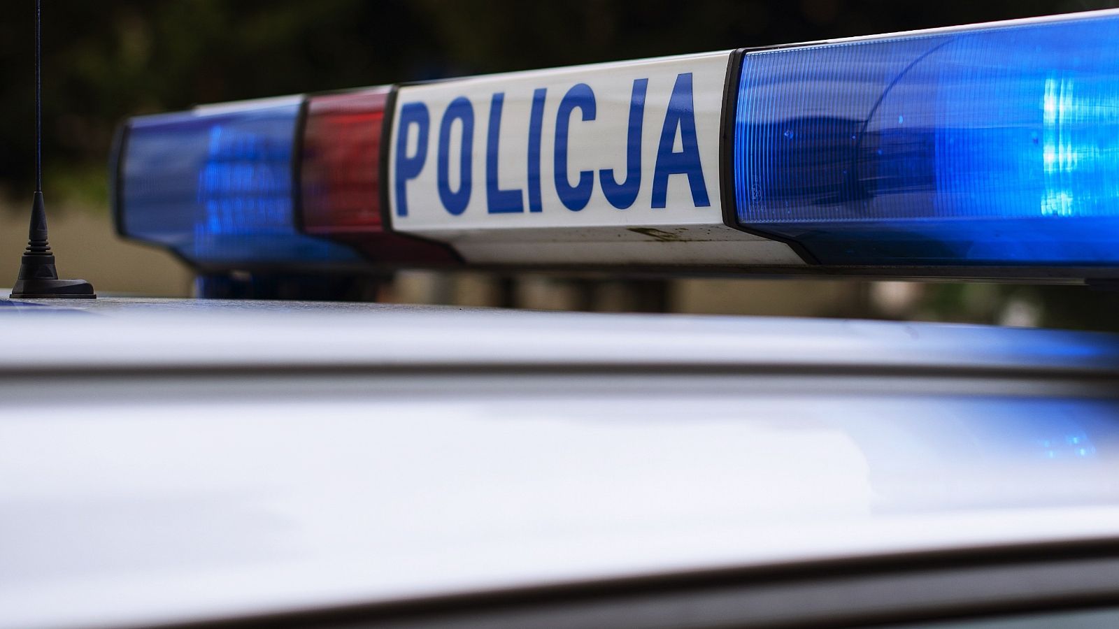 Wypadek w Suminie. Auto dachowało, trwa akcja ratunkowa
