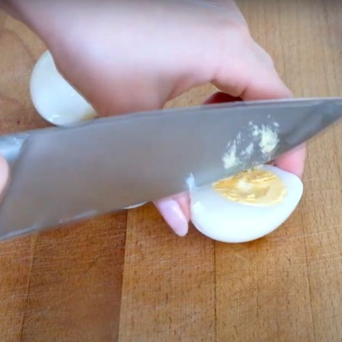 Podsmażam kurczaka i dorzucam te składniki. Sałatka syci, aż miło i smakuje jak marzenie