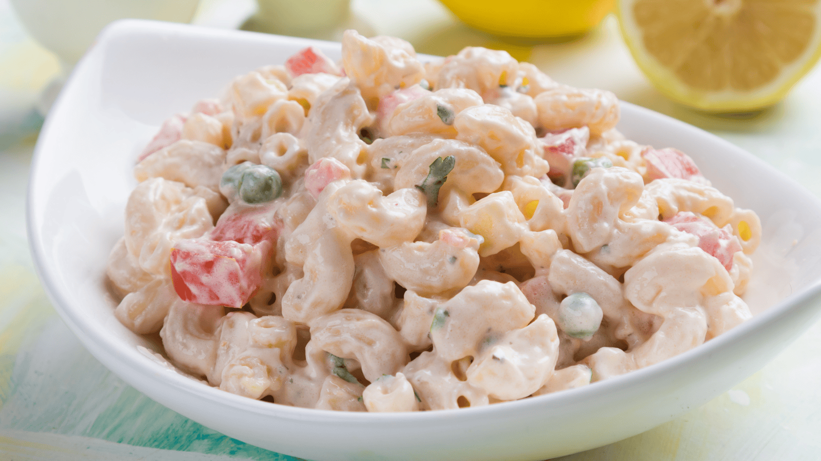 Trzymanie jedzenia na balkonie może być niebezpieczne. Lepiej tego unikać