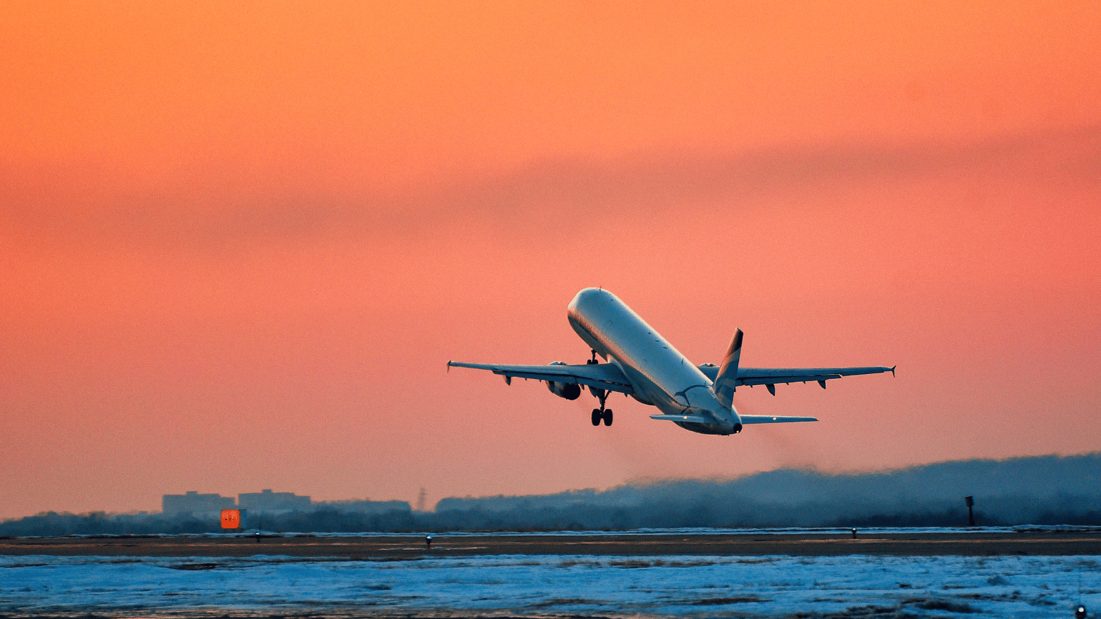 Dramat tuż przed startem samolotu. Rodzina tłumaczyła, że "po prostu śpi"