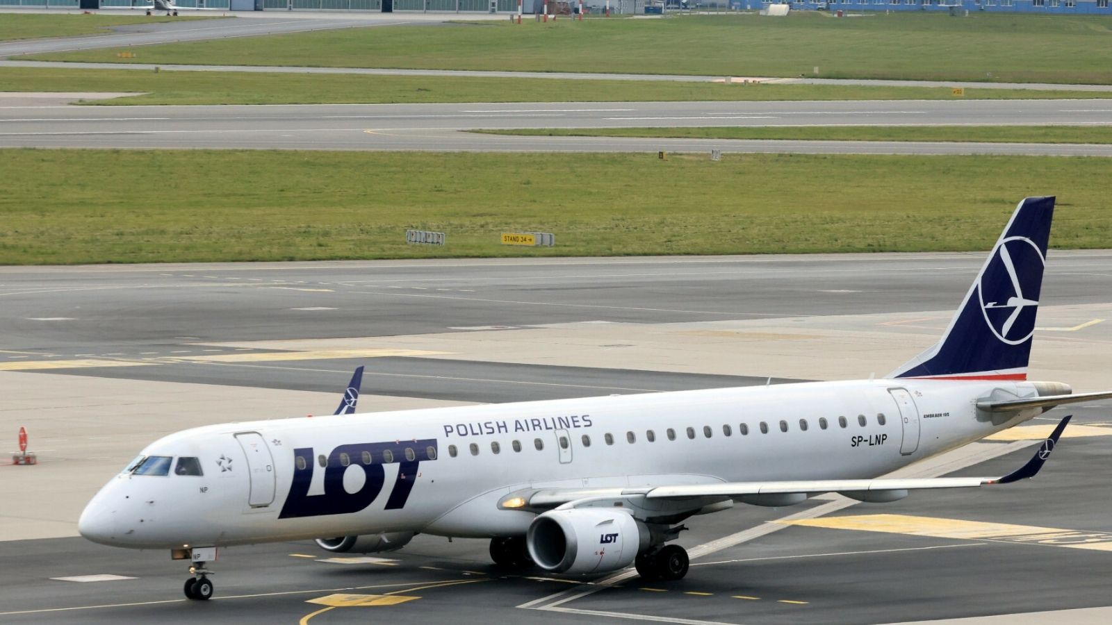 samolot LOT