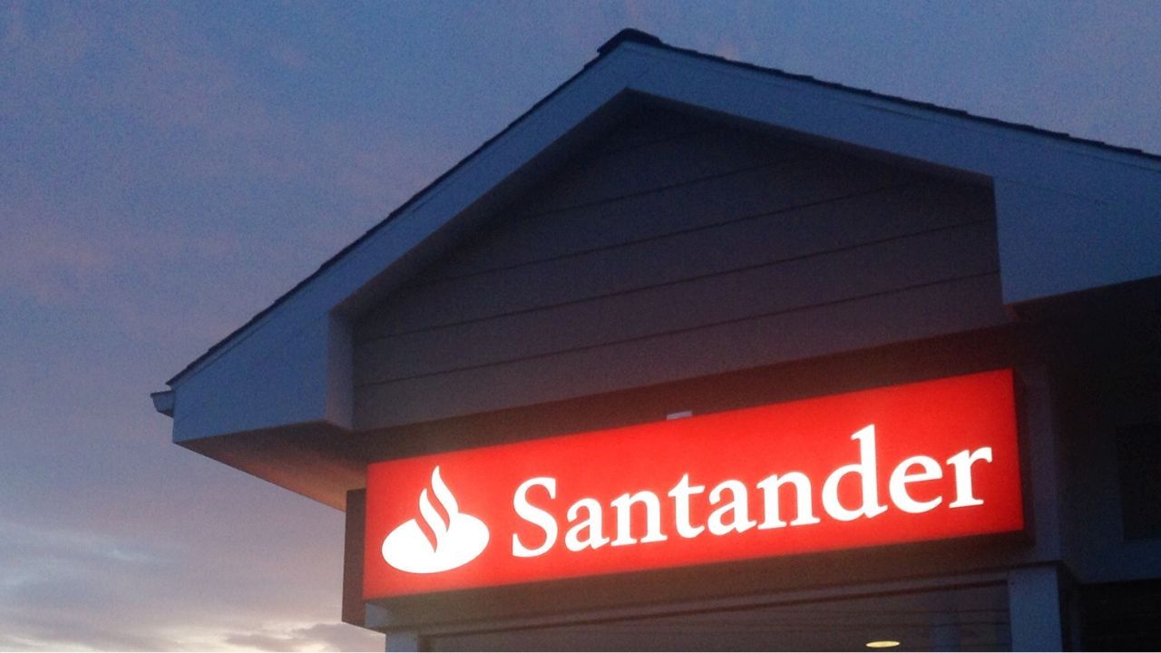 Santander sprzedany. Trzeci największy bank w Polsce przechodzi do nowych właścicieli