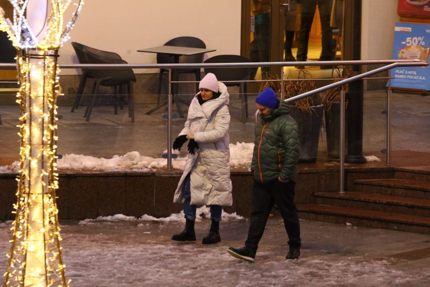 Uwielbiany polski aktor został przyłapany z partnerką. Wyciekły zdjęcia