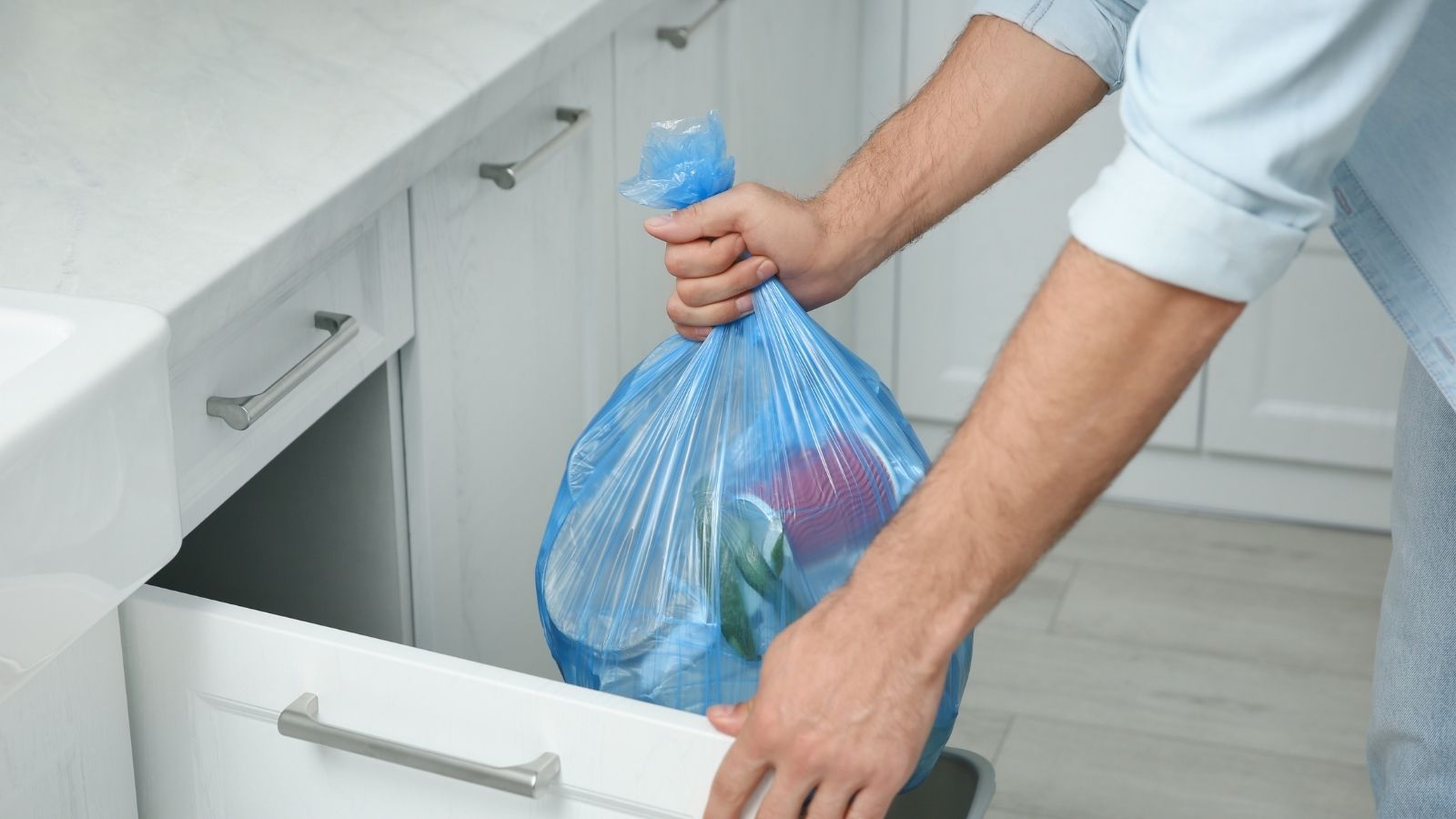 Słoiki wcale nie do zielonego pojemnika na odpady. Polacy wciąż tego nie wiedzą