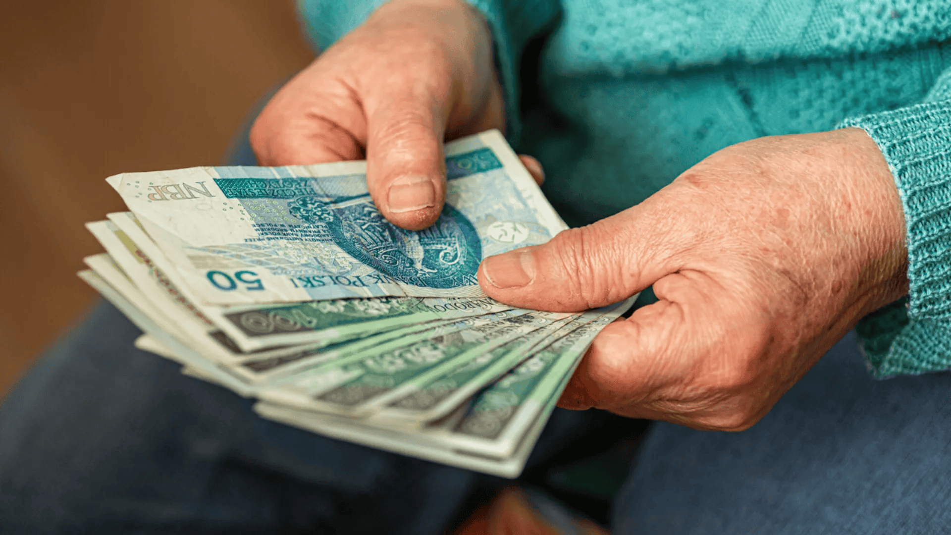 Skarbówka będzie oddawać pieniądze. Ci emeryci załapią się na przelew sięgający 800 zł